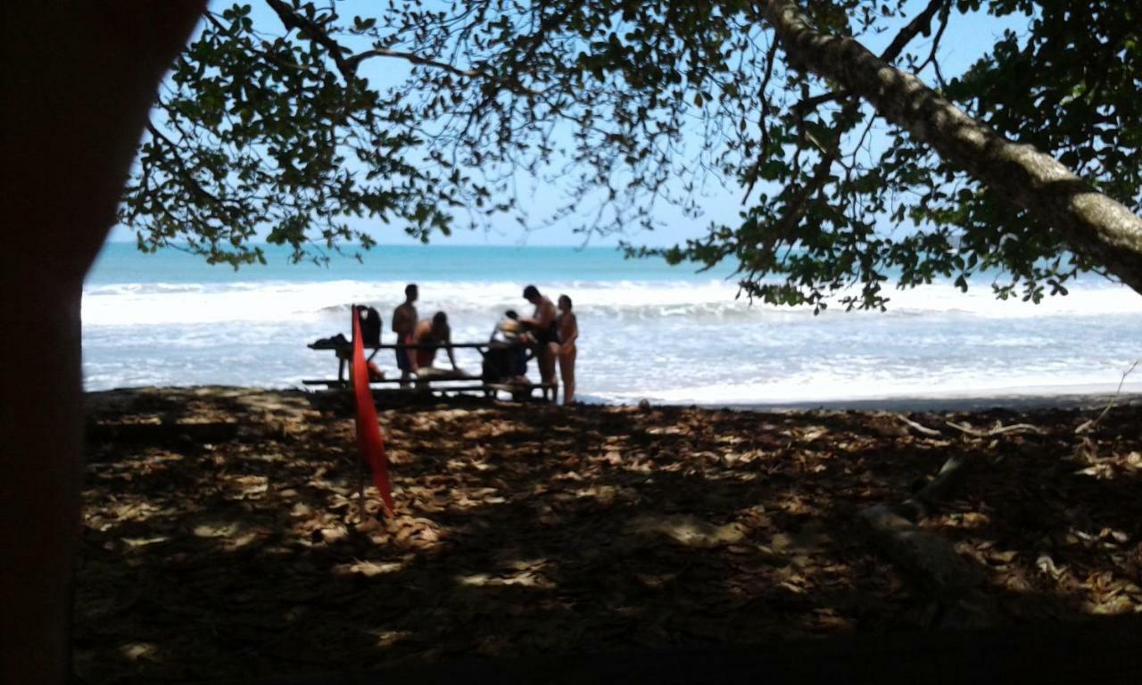 Hotel Casa Conley Del Mar Puerto Viejo de Talamanca ภายนอก รูปภาพ