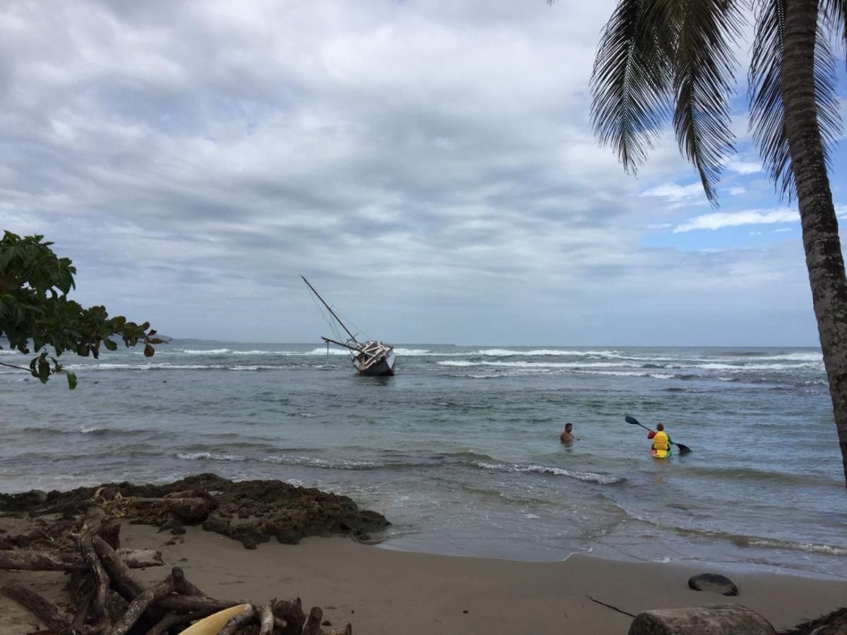 Hotel Casa Conley Del Mar Puerto Viejo de Talamanca ภายนอก รูปภาพ